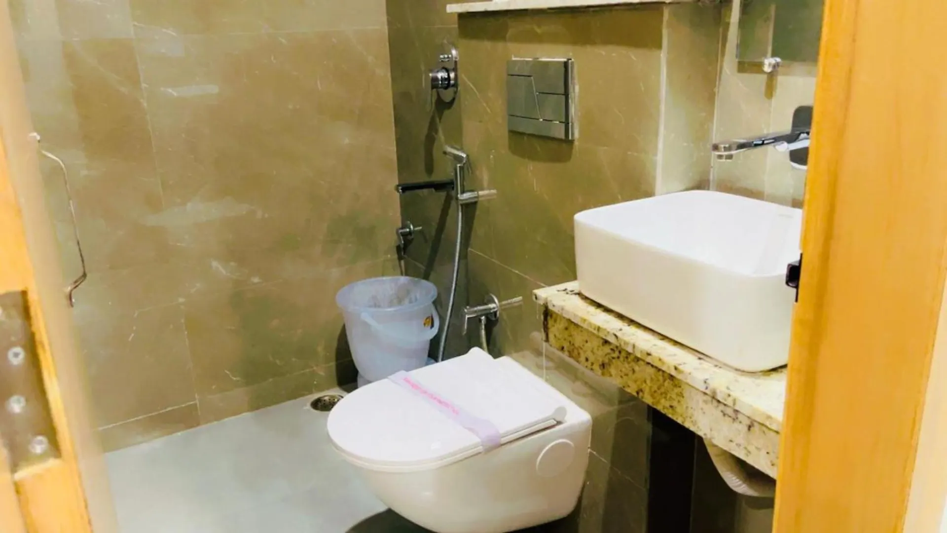Hotel The Rise At Delhi Airport New Delhi